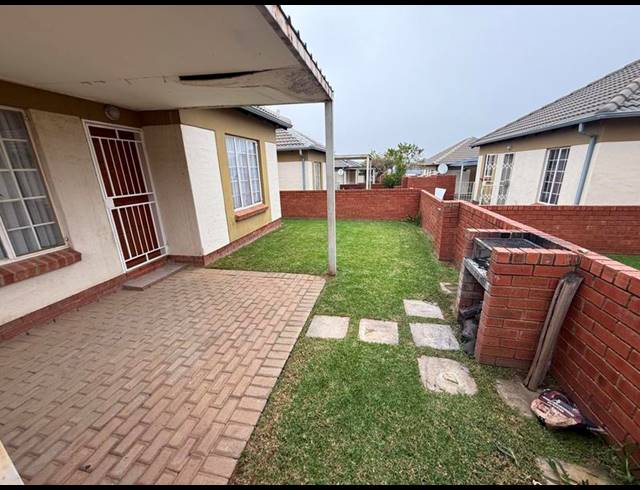 2 BEDROOM TOWNHOUSE FOR SALE IN THE REEDS